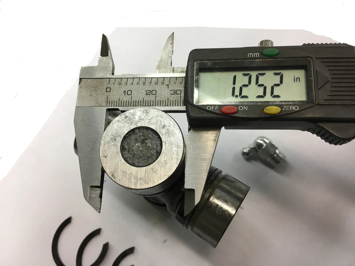 Cross 35RN-201C: & Bearing 1.25" x 2.93" (with Caps Off) - Inside Snap Rings